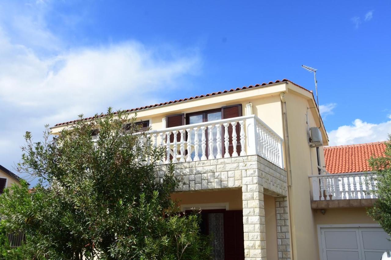 Apartments Zana Vir Ngoại thất bức ảnh