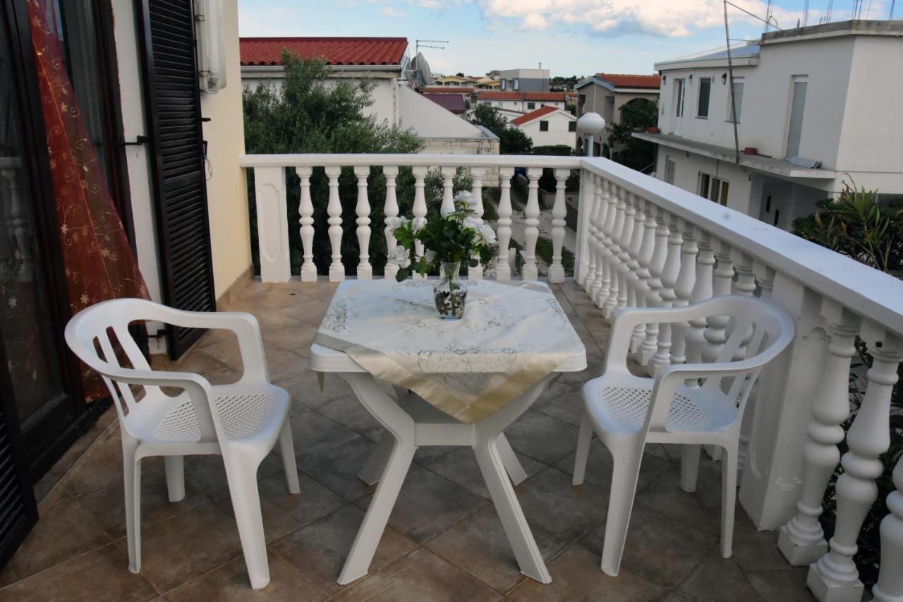 Apartments Zana Vir Ngoại thất bức ảnh