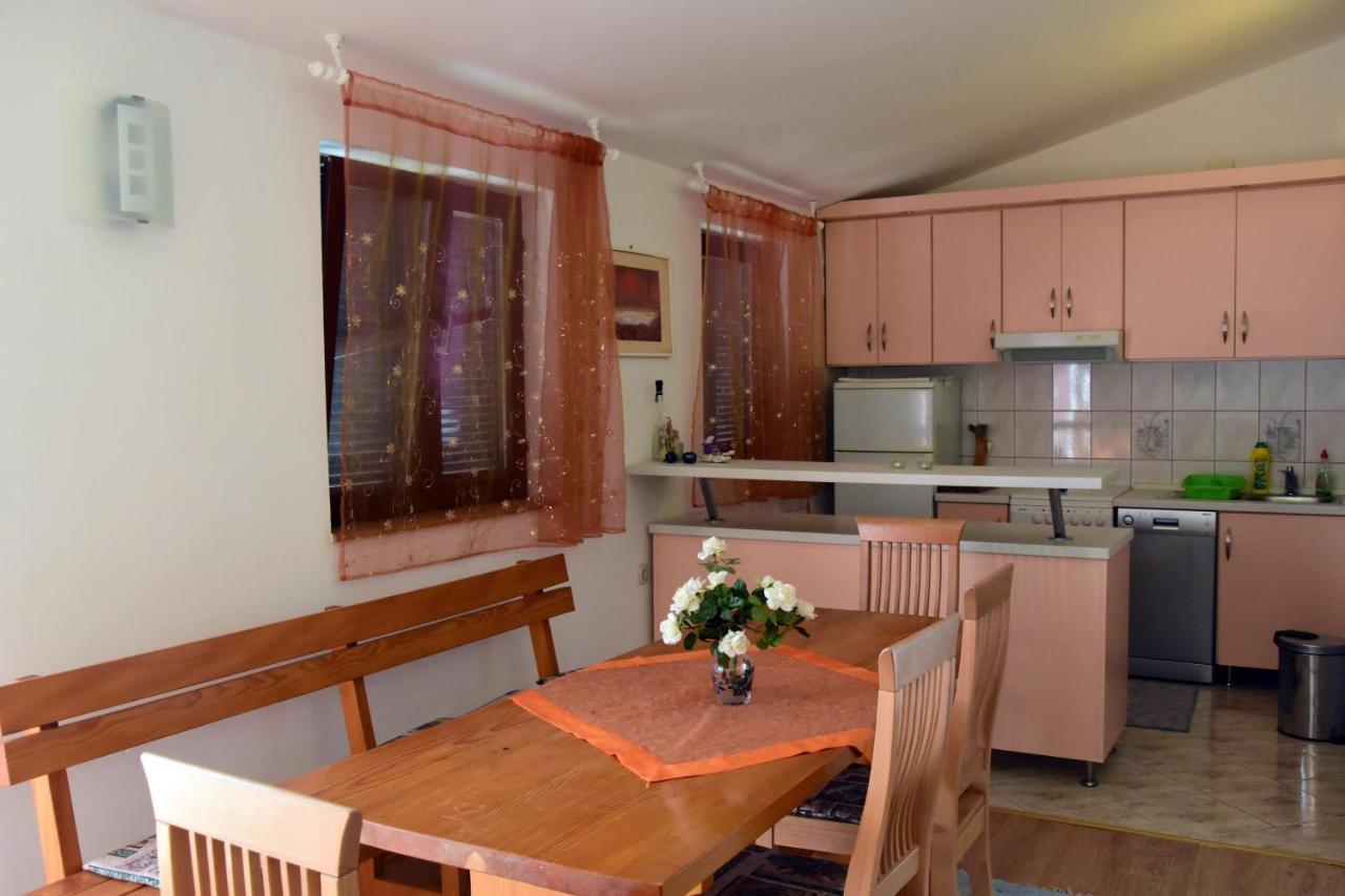 Apartments Zana Vir Ngoại thất bức ảnh