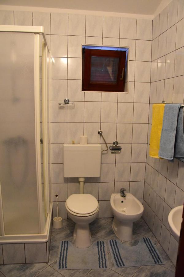 Apartments Zana Vir Ngoại thất bức ảnh